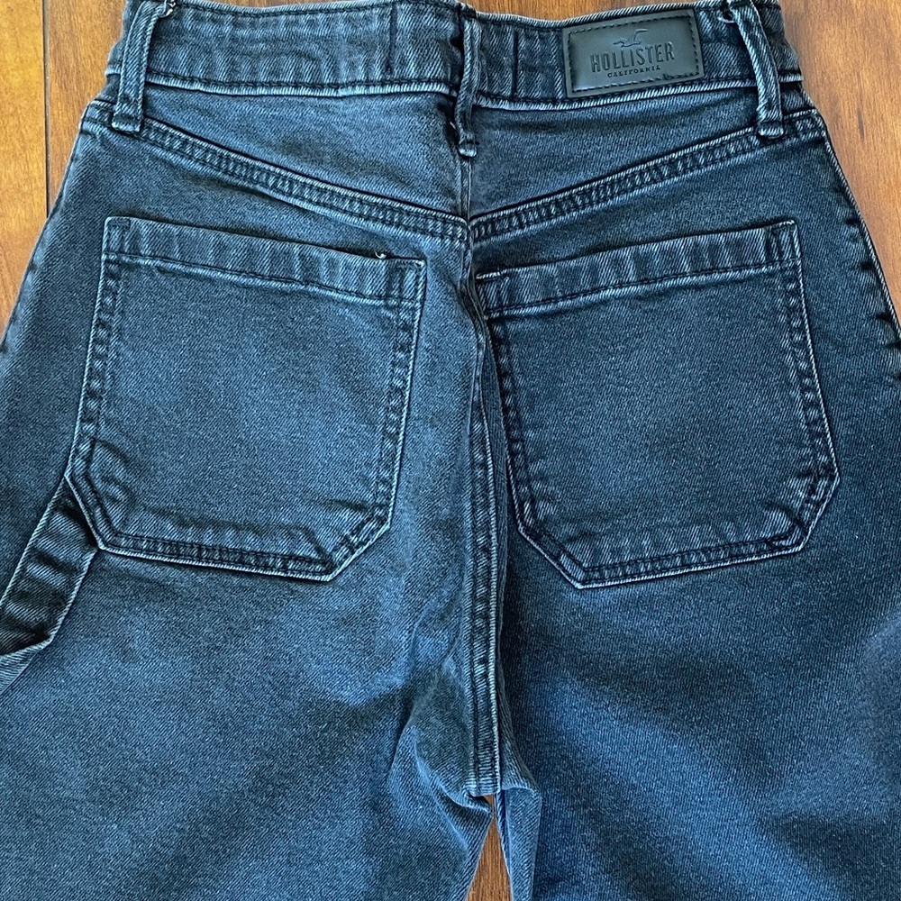 Hollister Black Ultra High Rise Straight-Leg Jeans Size 25 - Picture 4 of 5